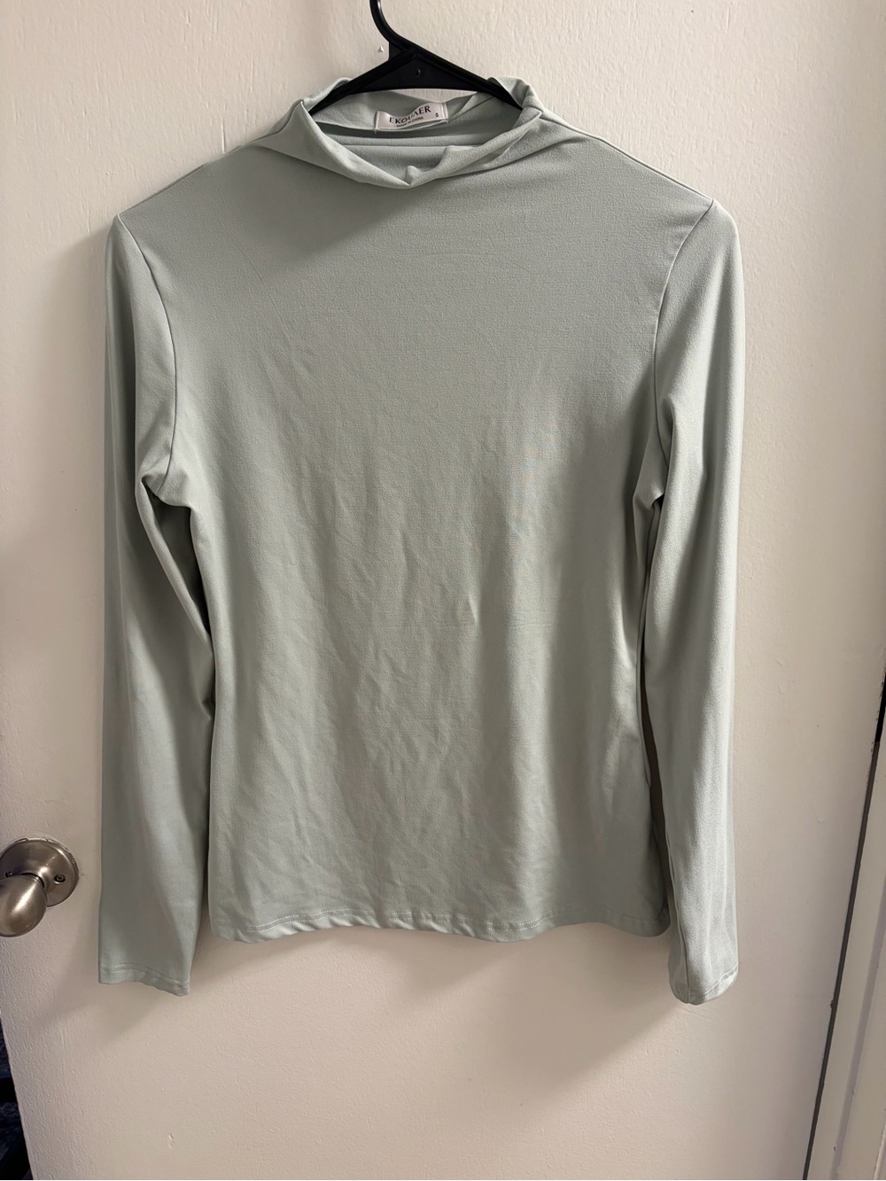 Lightweight Long Sleeve Top in Pale Sage